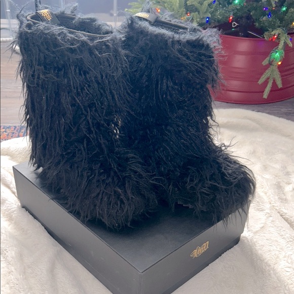 Von D “Kitty” Size 10 - Picture 3 of 9